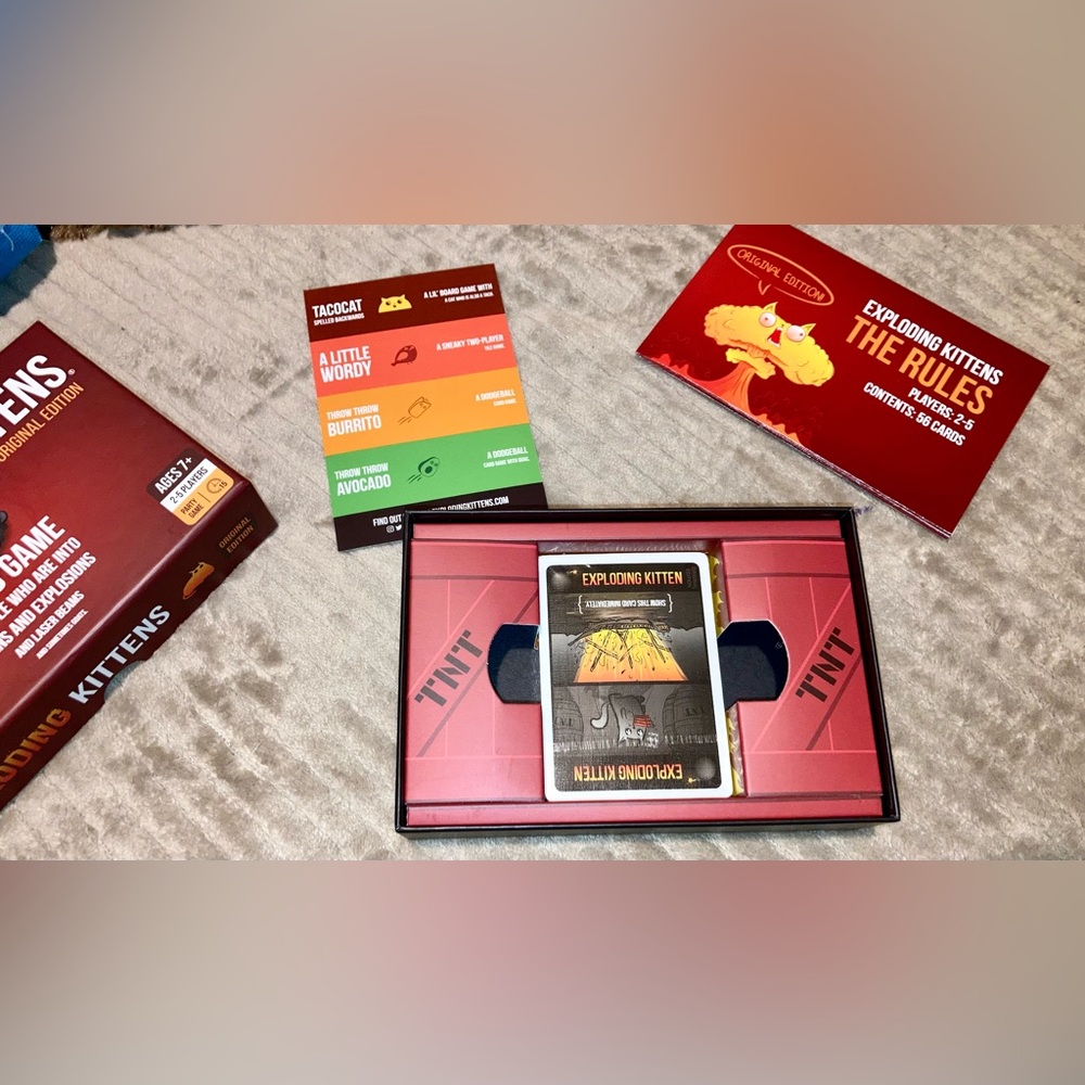 Exploding Kittens Card Game NEW IN BOX - Picture 3 of 4